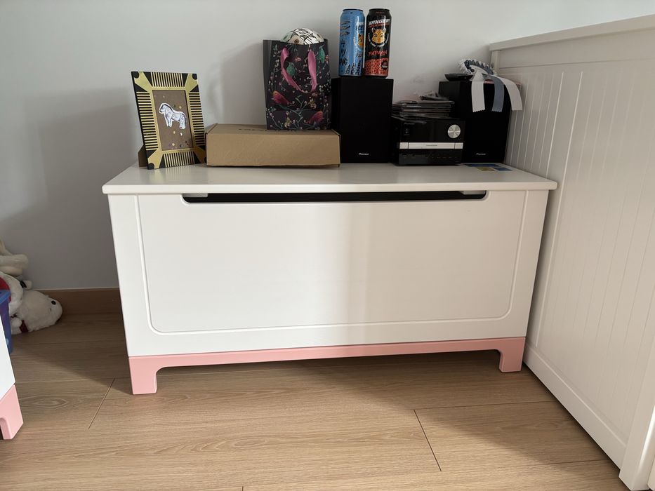 Zestaw drewnianych mebli dziewczecych Meblik