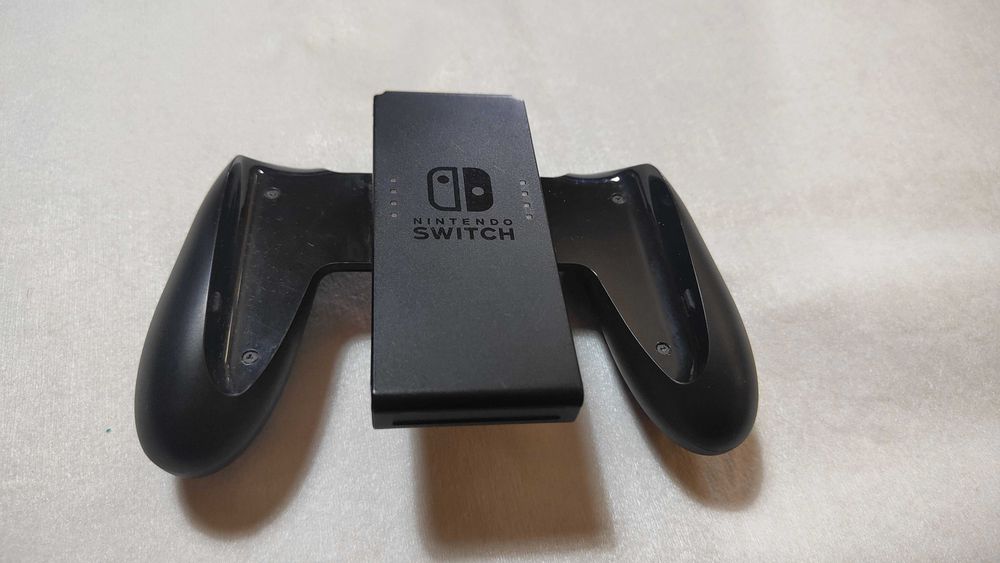 Vendo Nintendo Switch V1 em bom estado.