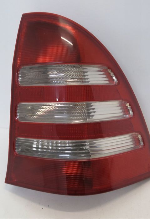 Sprzedam lampy 2 sztuki Mercedes w203 kombi