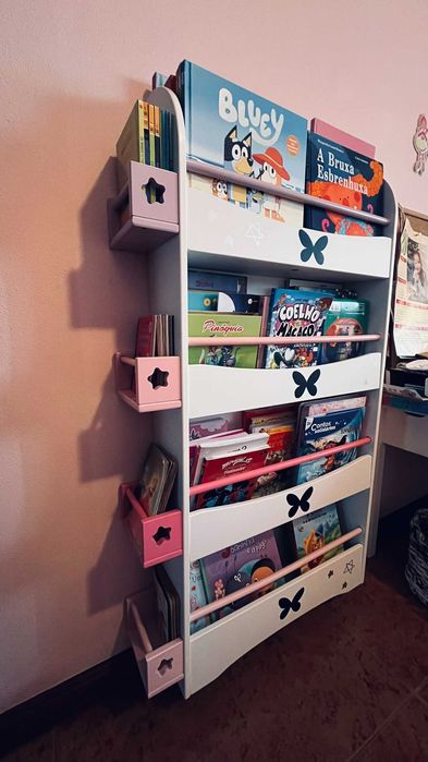 Estante Infantil para Livros – Fixação à Parede | Excelente Estado