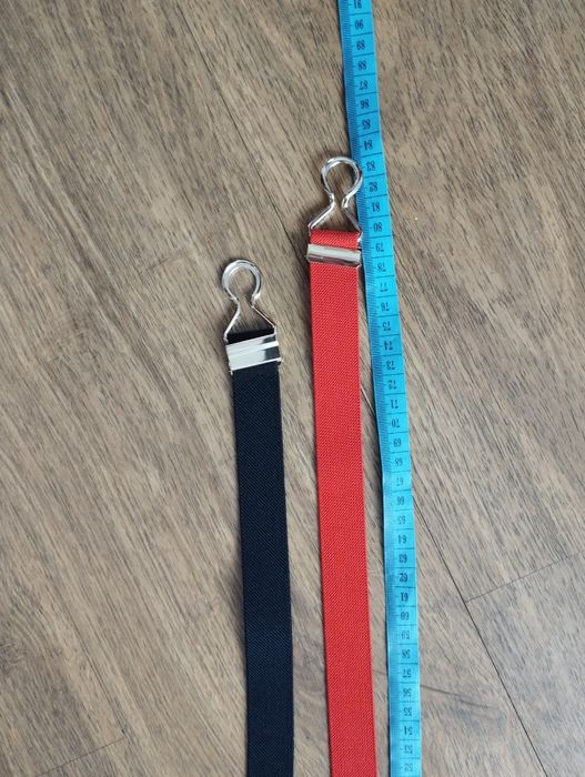 Sukienka czarna w czerwone róże długa