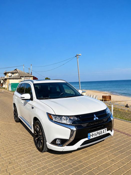 Mitsubishi Outlander 2018 Гібрид (РНЕ)