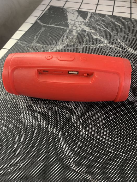 Музична колонка JBL