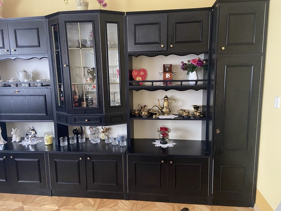 Sprzedam czarny regał