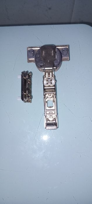 Dobradiças com armotecedor