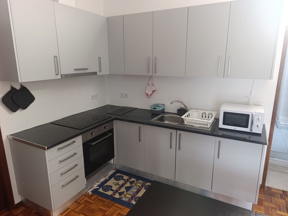 Alugo quarto Leiria