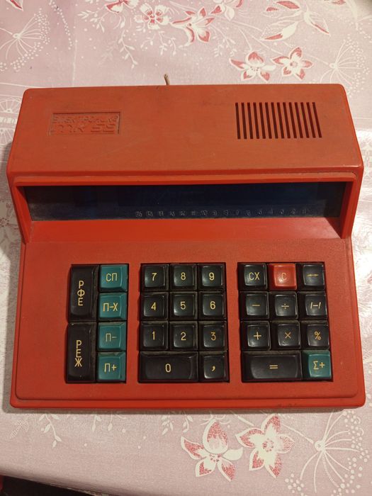 Продам мікрокалькулятор