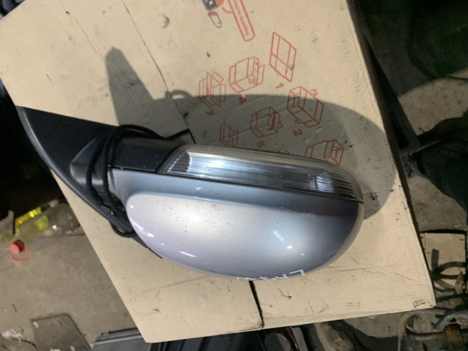Праве дзеркало Volkswagen Passat B6