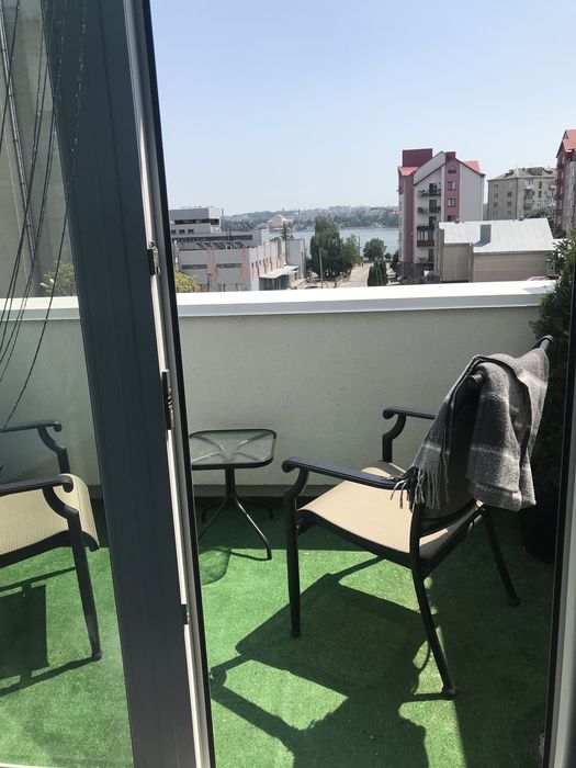 Атмосферна квартира з терасами з виглядом на озеро