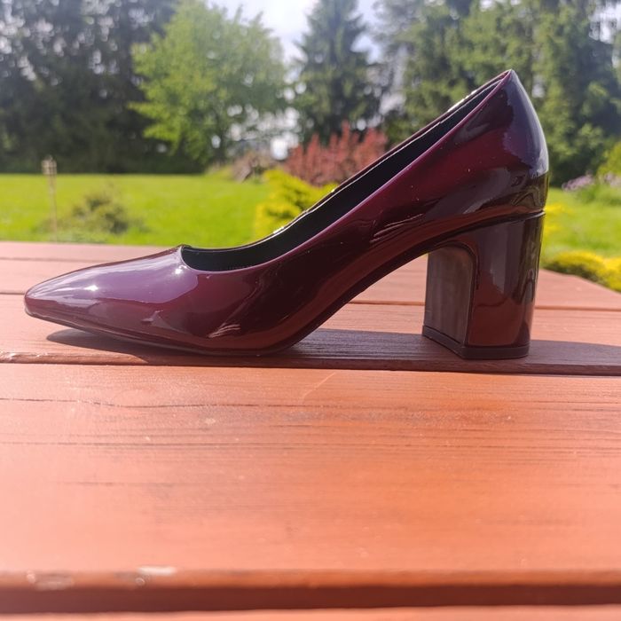 Buty Gino Rossi lakierowane 39