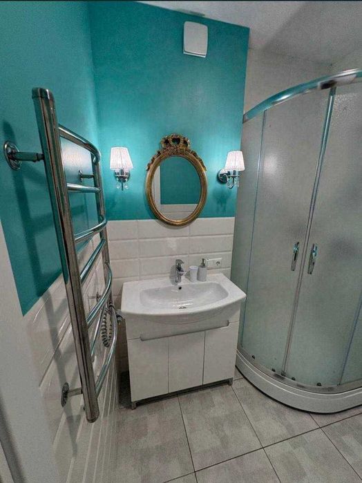 В продажі двоповерховий будинок