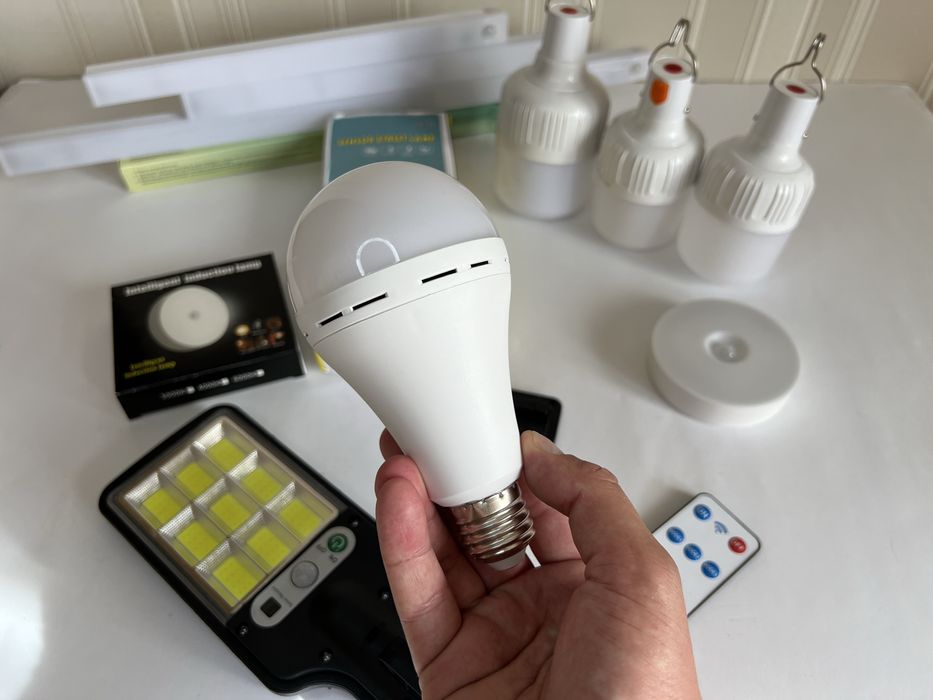 Лампа на акумуляторі 12 w, резервне живлення, led фонарь, e27 e 27