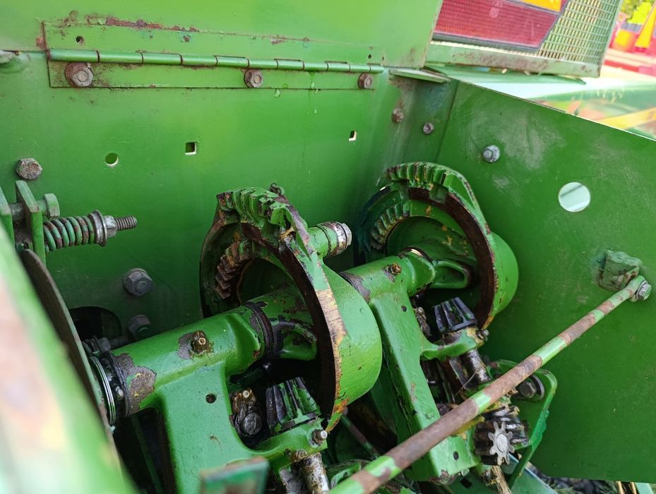 Продам прес підборщик, прес підбирач JOHN DEERE 332,  Джон дір 332