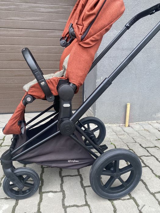Прогулянковий візок Cybex Priam Lux