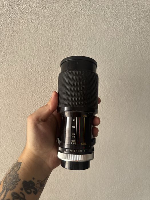 Vivitar Series 1 70-210mm f/3.5 VMC Macro Zoom
