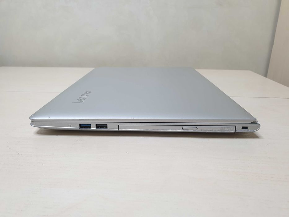 Потужний ноутбук Lenovo /Intel Core i5-7200/NVIDIA GeForce 940MX/Full HD, IPS
