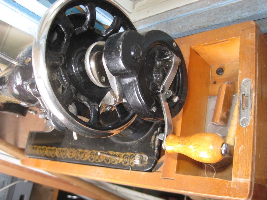 Швейная машинка Подольская ПМЗ им. Калинина из СССР на запчасти