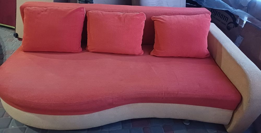 Продам диван еврокнижку.