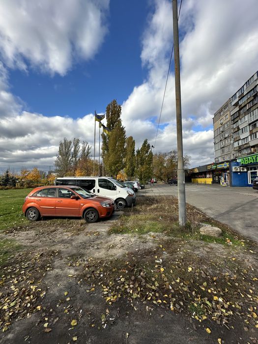 Продаж 200 м2. під магазин, клініку, офіс. Фасад !