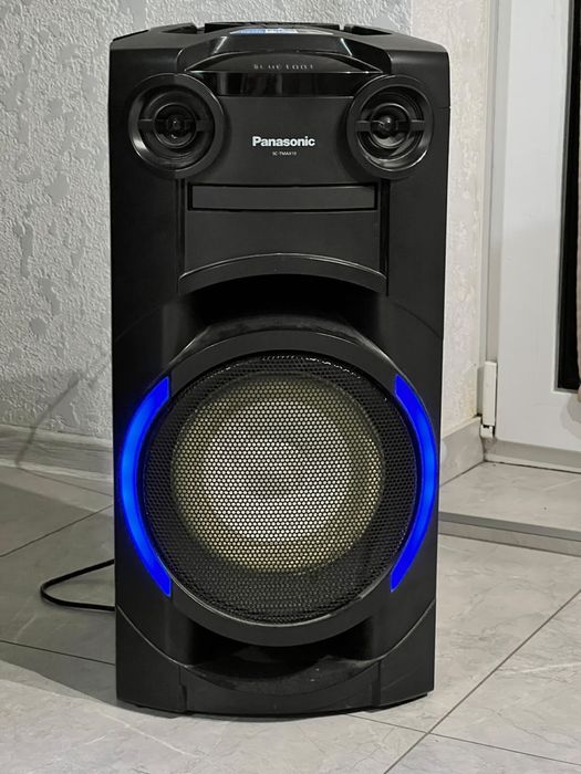 Panasonic Panasonic SC-TMAX10 — це потужна моноблочна аудіосистема середнього класу з вихідною потужністю 300 Вт RMS