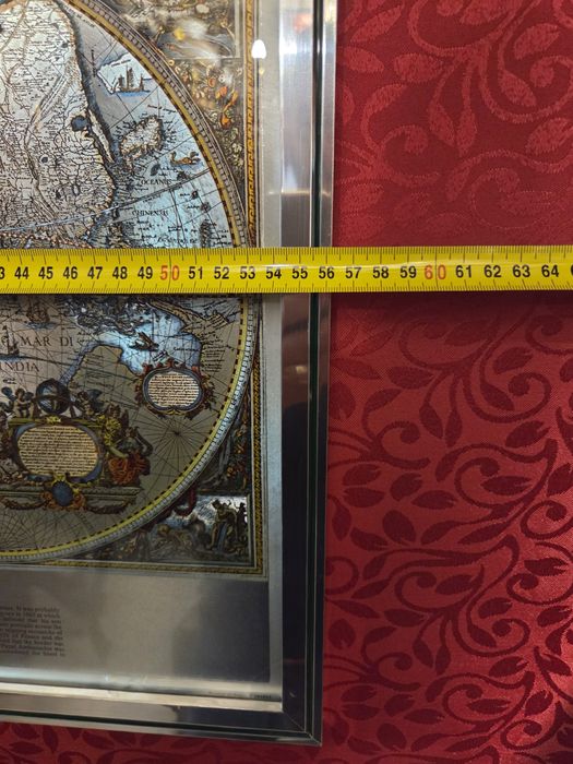 Quadro com reprodução do mapa múndi "Nova Totius Terrarum Sive Novi Orbis Tabula" de Willem Blaeu,