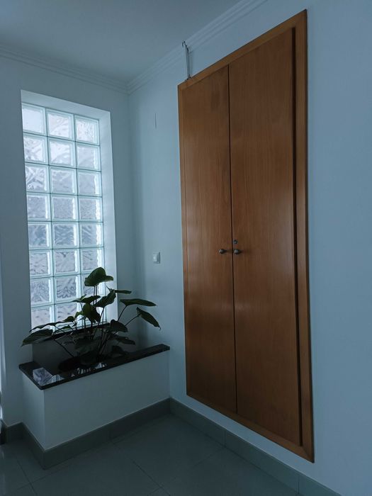 Arrendamento de Garagem/Espaço Funcional em Azeitão