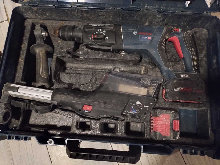 Bosch gbh 18v-28d + odsysacz pyłu + dwie baterie