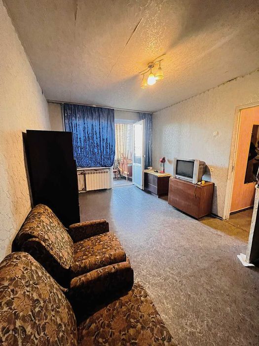 Продається 2-кімнатна квартира біля метро Мінська