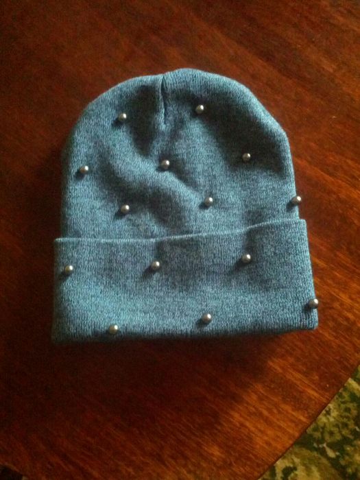 Вязанные шапочки,перчатки,берет.