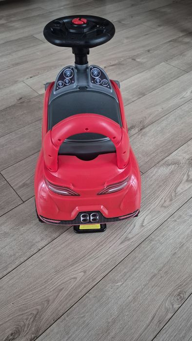 Jeżdzik dzieciecy - samochód  Mercedes.