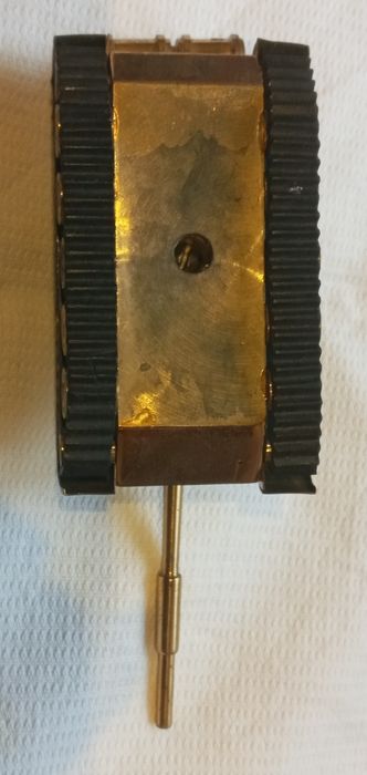 Коллекция- винтаж: сувенирная модель танк