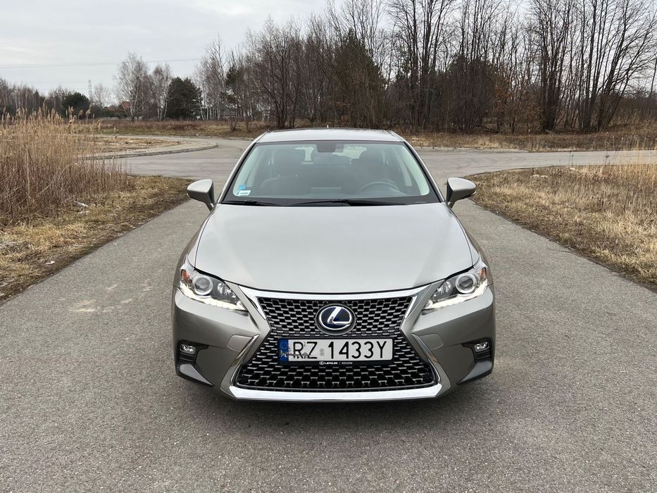 Lexus CT Lexus CT200h • 2019 (2020 pierwsza rejestracja) • 52 000 km • Elegance