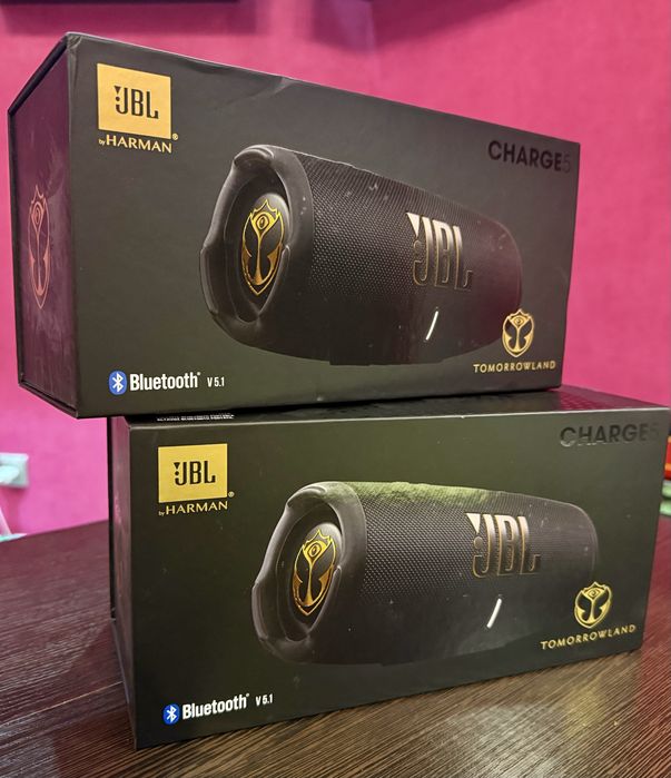JBL Charge 5 tomorrowland одна колонка