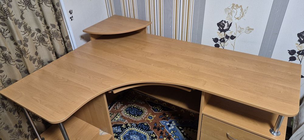Продам б/у Стол компьютерный "СУ ― 4" угловой 110см×150см