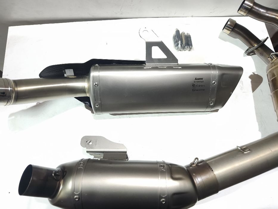 Akrapovic   Yamaha R7 / MT 07/ XSR 700