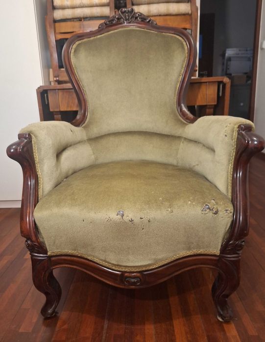 Fotel barokowy do remontu taniej juz nie będzie.