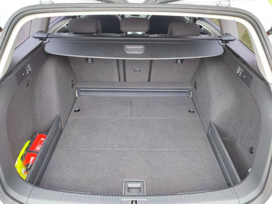 VW Golf VII 7 Variant 2015 w. 1.6 TDI 130km. Polski salon. Prywatnie.