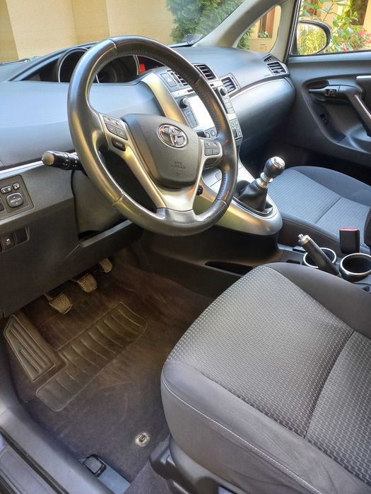 Toyota Verso, niski przebieg, super stan, 7 osobowa