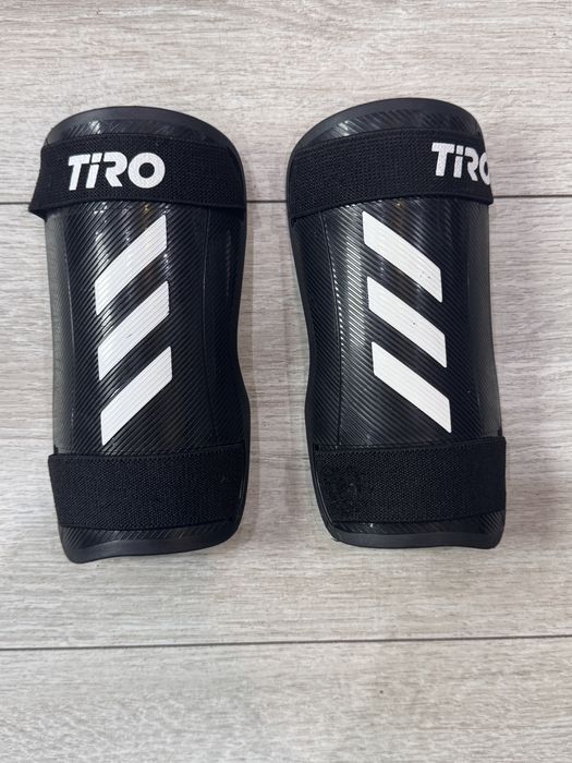 Ochraniacze adidas tiro