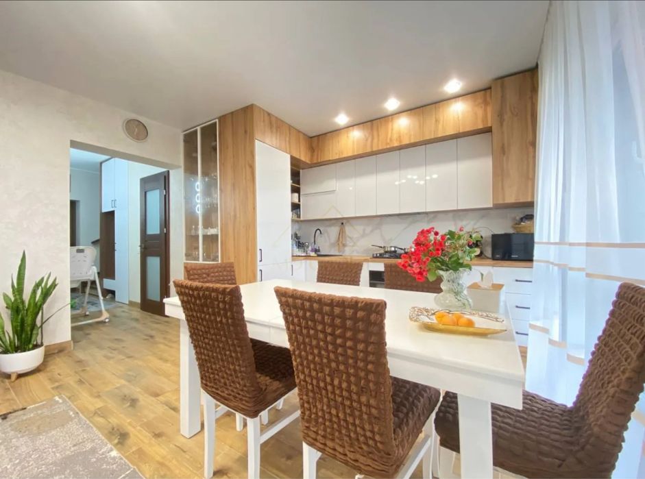 Продається Таунхаус з меблями та технікою готовий для проживання!!!