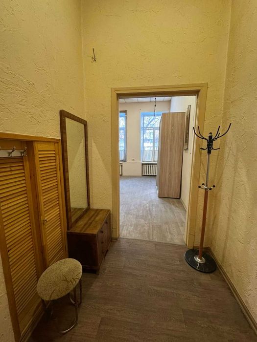 Продам 1 к. квартиру на Володимира Антоновича, буд. 49