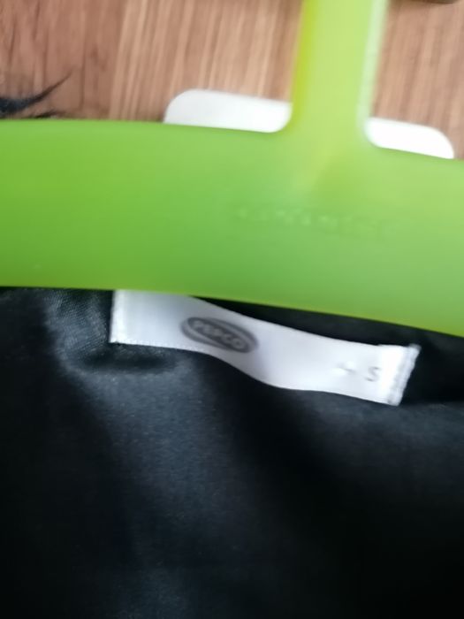 Czarna kamizelka z kieszeniami pepco