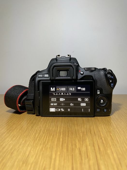 Canon 250d como nova