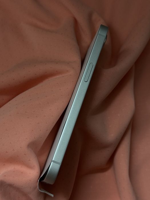 iPhone 16e white 128 gb