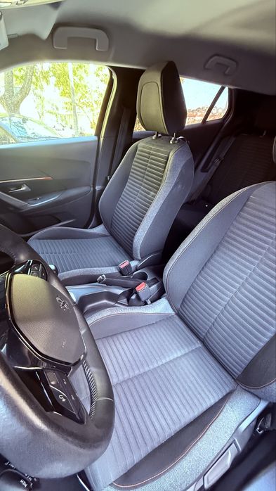 Peugeot 2008 1.2 PureTech Allure