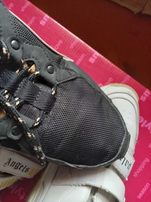 Кроссовки . длина подошвы 25 см, две пары в одной посылке