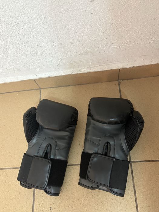 Saco de Boxe + Luvas
