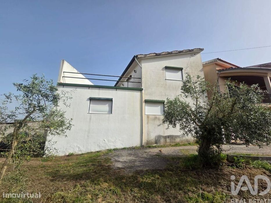 Moradia isolada T2 em Ázere e Covelo de 130 m2
