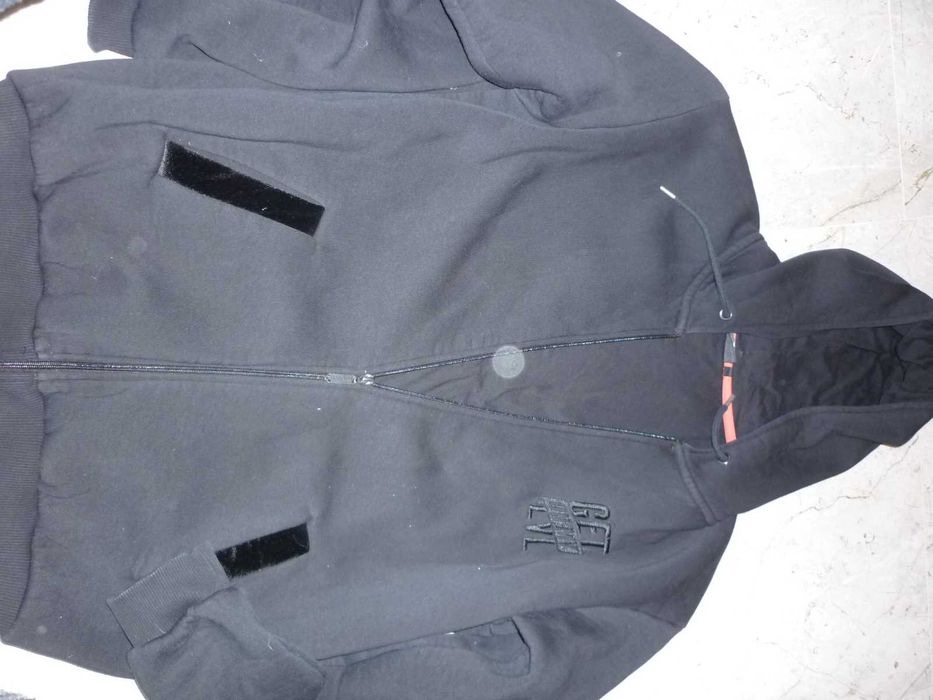 Montana Black gruba bluza logowana z kapturem