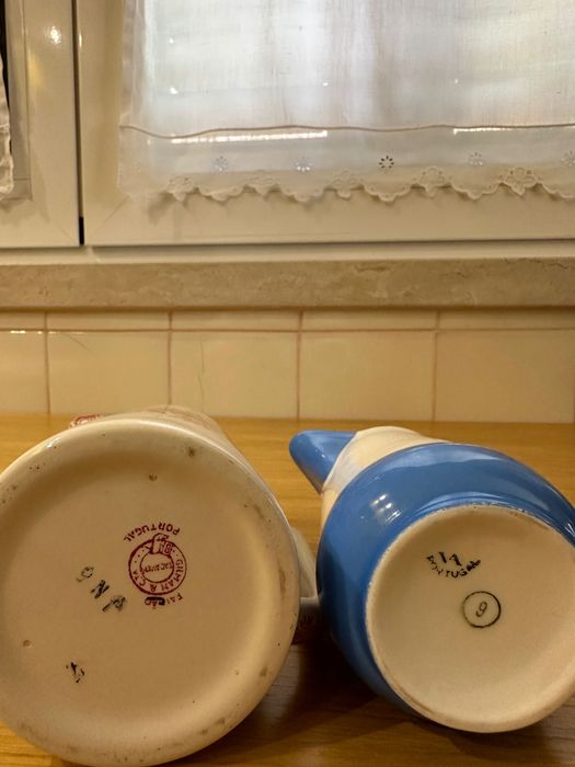 Lote de dois jarrinhos (Sacavém e Vista Alegre)